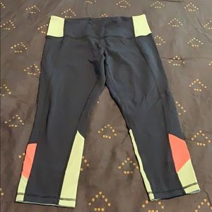 Lululemon crop sz 6